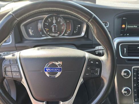 Used 2016 Volvo V60 T5 Cross Country Platinum w/ Climate Package AWD/4WD image 9