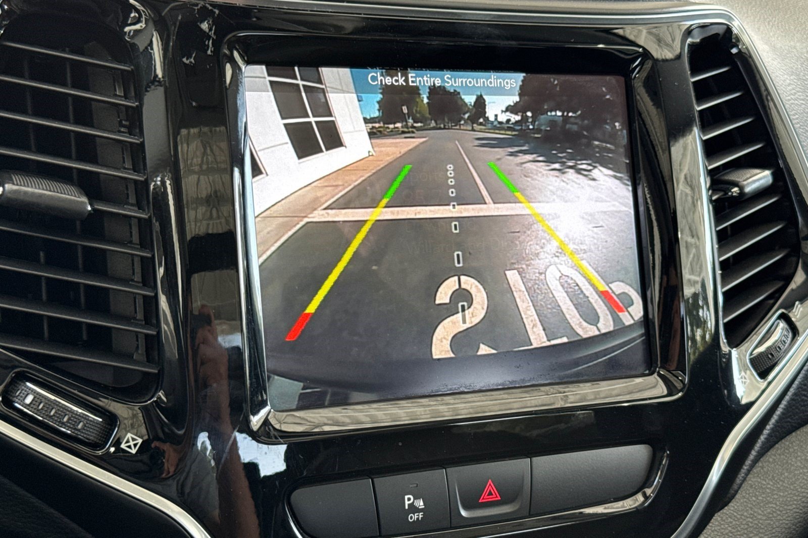 Used 2019 Jeep Cherokee Limited FWD image 26