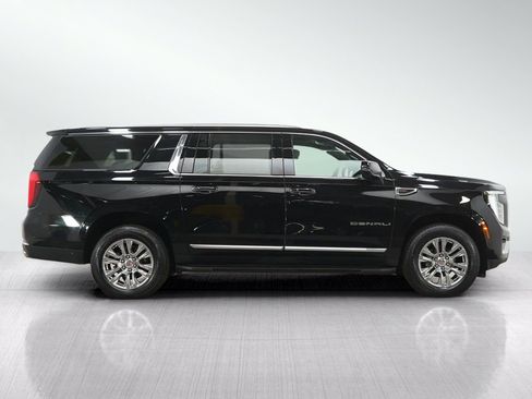 Used 2025 GMC Yukon XL Denali AWD/4WD image 6