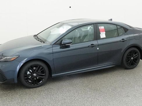 New 2026 Toyota Camry SE FWD image 2