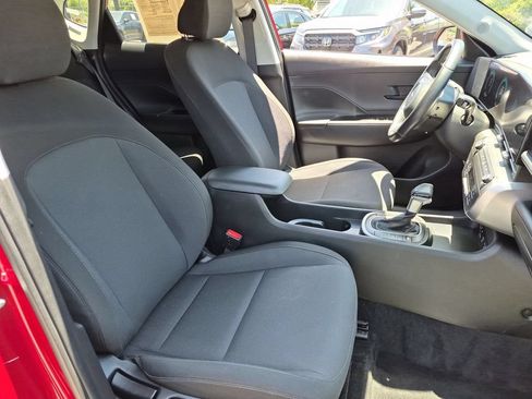 Used 2025 Hyundai Kona SEL FWD image 31