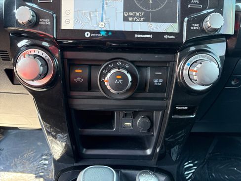 Used 2020 Toyota 4Runner TRD Off-Road AWD/4WD image 22