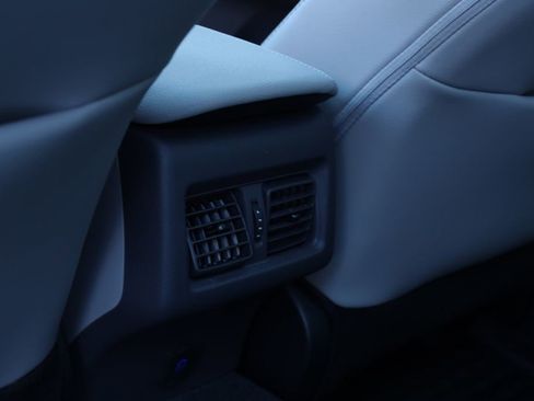 Used 2023 Toyota Camry XLE image 16