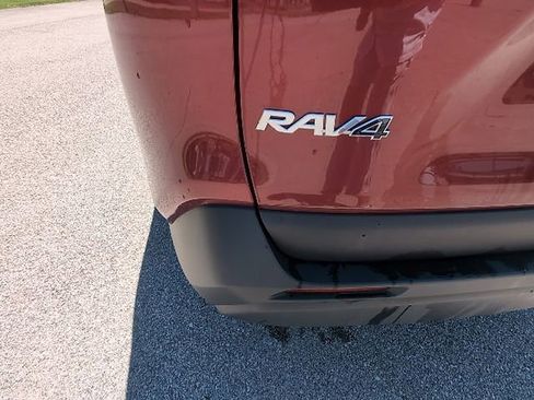 Used 2025 Toyota RAV4 XLE AWD/4WD image 8