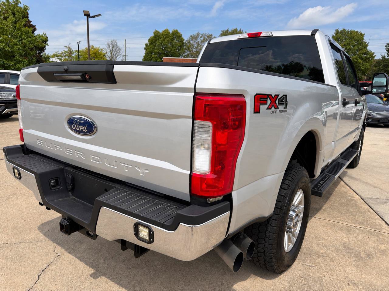 Used 2017 Ford F250 XLT w/ FX4 Off-Road Package AWD/4WD image 4