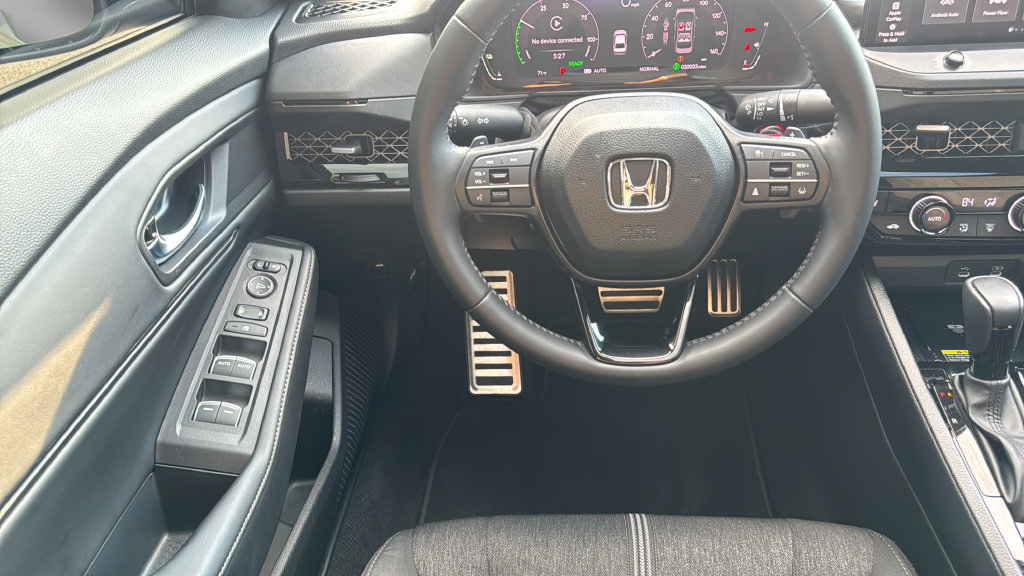 Used 2025 Honda Accord Sport image 14