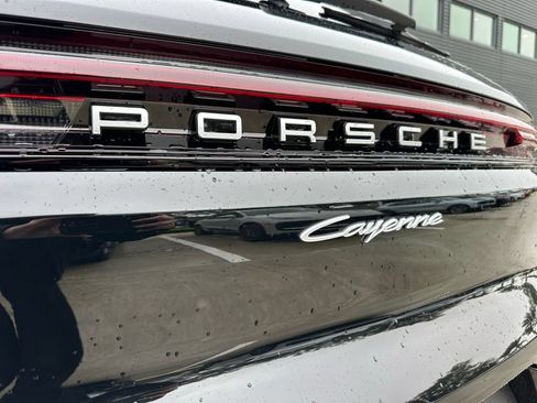 Used 2026 Porsche Cayenne E-Hybrid AWD/4WD image 14