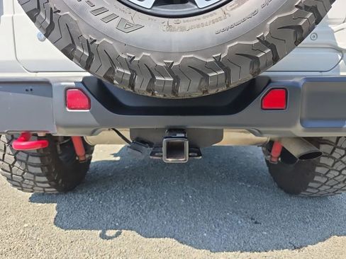 Used 2018 Jeep Wrangler Unlimited Rubicon AWD/4WD image 12