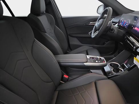 New 2026 BMW X2 xDrive28i AWD/4WD image 9