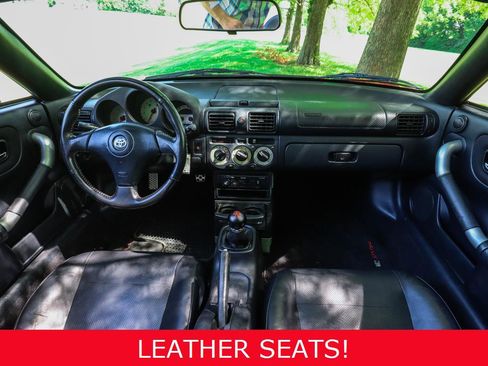 Used 2000 Toyota MR2 image 2