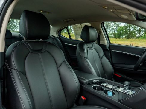 Used 2026 Genesis G70 2.5T RWD image 19