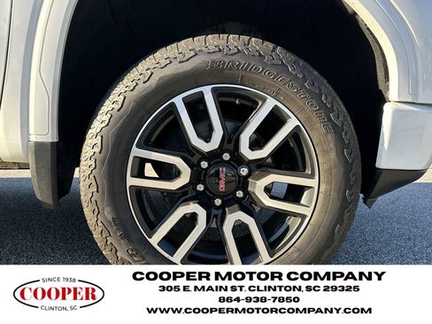 Used 2020 GMC Sierra 1500 AT4 w/ AT4 Premium Package image 12