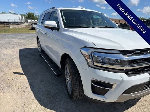 Used 2023 Ford Expedition Limited image 10
