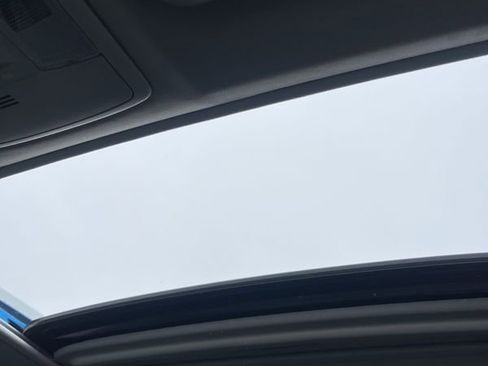 Used 2018 Toyota RAV4 XLE image 28