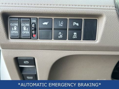 Used 2018 Honda Odyssey Touring image 14