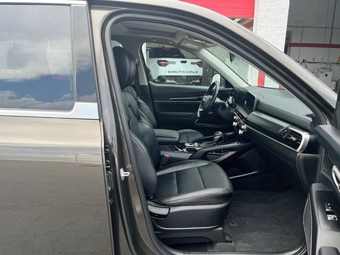 Used 2025 Kia Telluride S AWD/4WD image 30