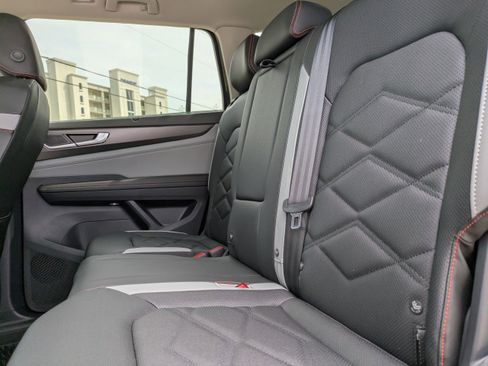 New 2026 Volkswagen Atlas Peak Edition image 15