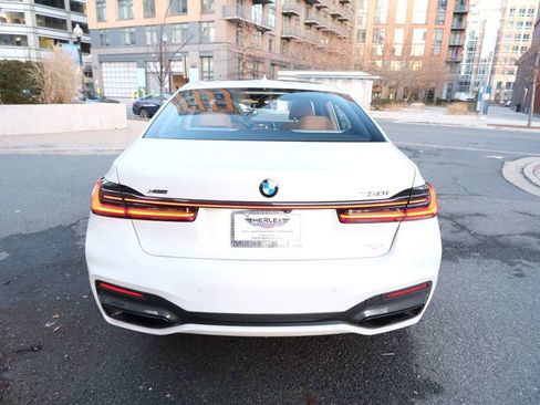 Used 2020 BMW 750i xDrive w/ Executive Package image 9