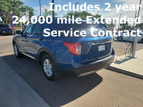 Used 2022 Ford Explorer XLT w/ Equipment Group 202A image 5