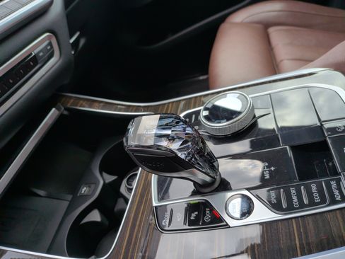 Used 2019 BMW X5 xDrive50i w/ M Sport Package image 26