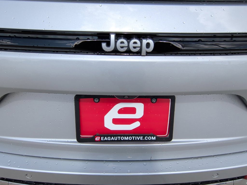 Used 2024 Jeep Grand Cherokee Limited RWD image 45