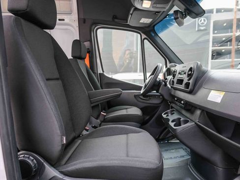 Used 2025 Mercedes-Benz Sprinter 3500 image 17