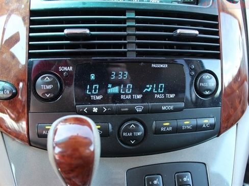 Used 2005 Toyota Sienna XLE Limited AWD/4WD image 15