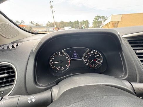 Used 2017 Nissan Pathfinder Platinum w/ Cargo Package image 19