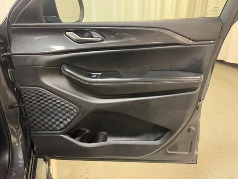 Used 2023 Jeep Grand Cherokee Laredo w/ Luxury Tech Group I image 39