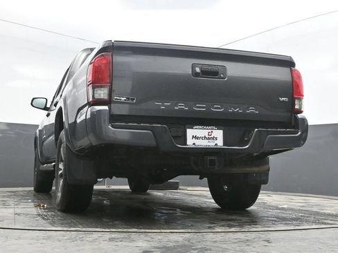 Used 2019 Toyota Tacoma TRD Sport AWD/4WD image 28