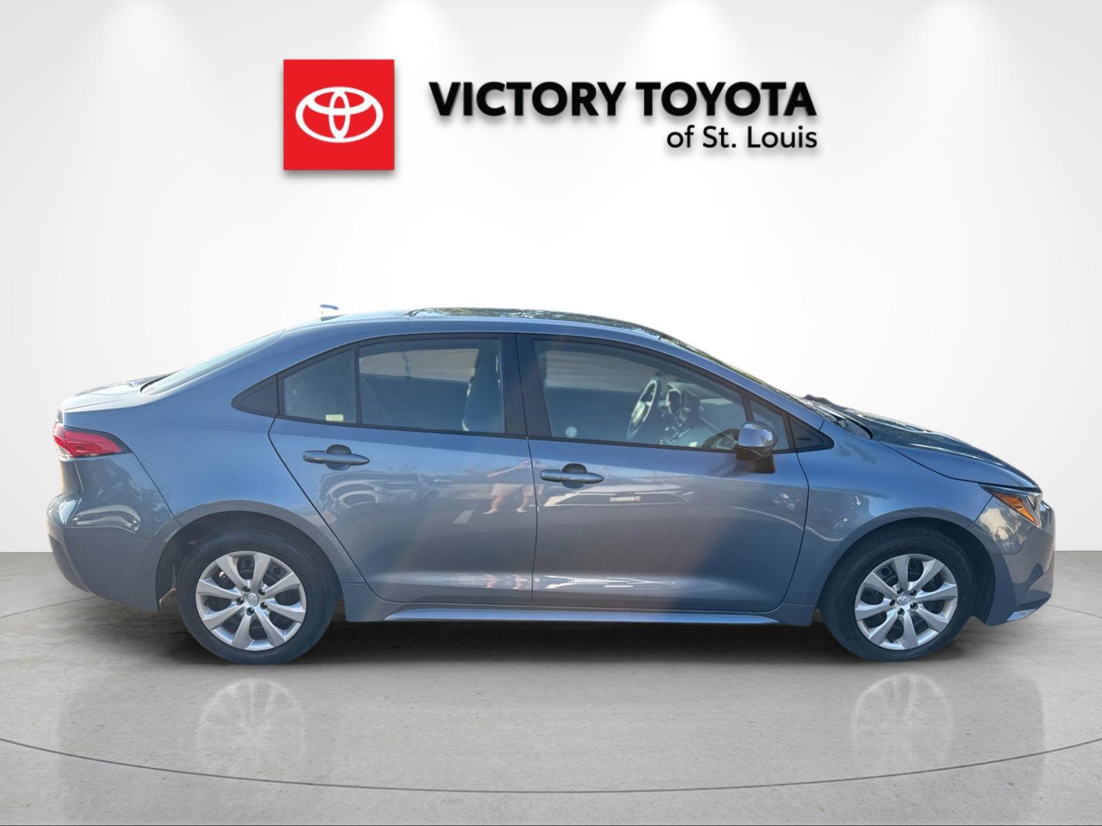 Used 2026 Toyota Corolla LE FWD image 2