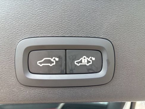 Certified 2026 Volvo XC40 B5 Plus AWD/4WD image 40