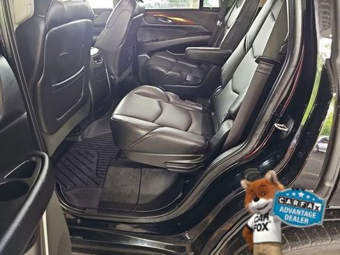 Used 2019 Cadillac Escalade Luxury image 9