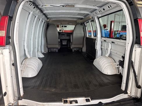 Used 2014 Chevrolet Express 1500 image 23