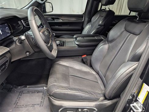 Used 2022 Jeep Wagoneer Series III w/ Flexible Seating Group image 11