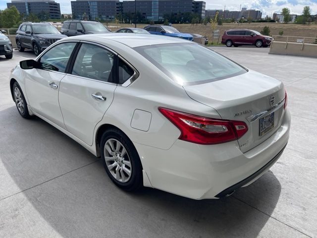 Used 2016 Nissan Altima 2.5 S w/ Power Driver Seat Package FWD image 4