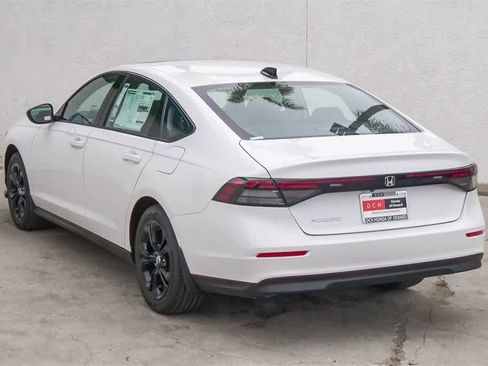 Used 2025 Honda Accord SE image 9