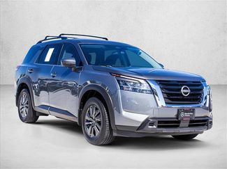 Used 2022 Nissan Pathfinder SV AWD/4WD video 3