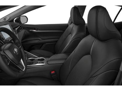 Used 2022 Toyota Camry XLE image 9