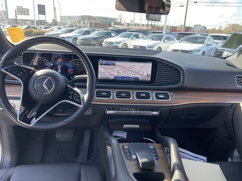 Certified 2024 Mercedes-Benz GLE 350 4MATIC w/ Winter Package image 30