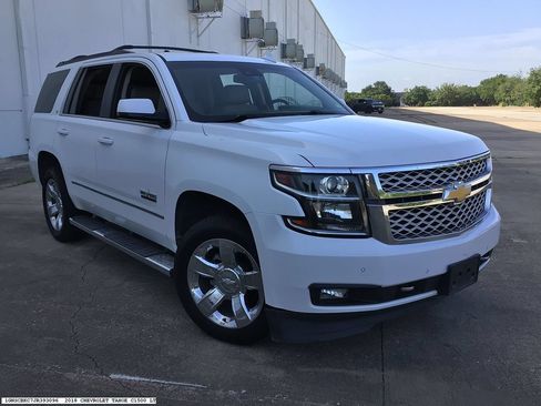 Used 2018 Chevrolet Tahoe LT w/ LT Signature Package RWD image 6