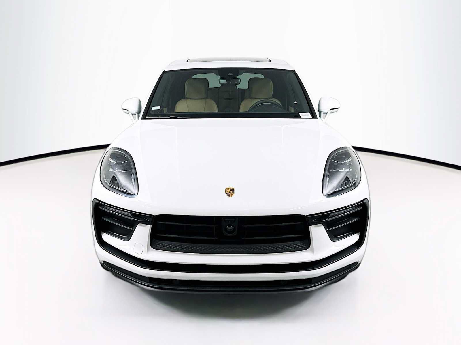 Used 2026 Porsche Macan AWD/4WD image 6