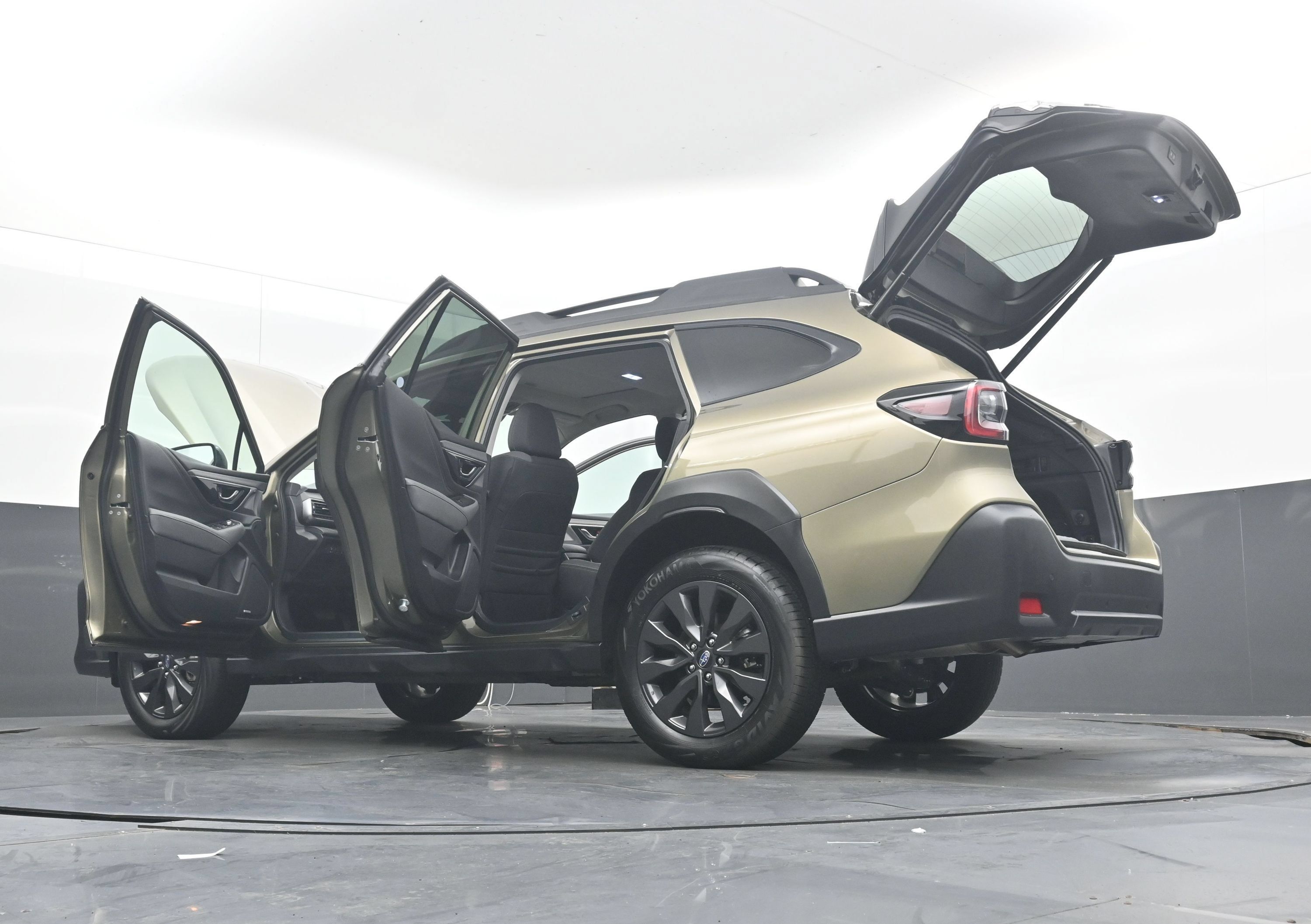 Used 2025 Subaru Outback Onyx Edition AWD/4WD image 44