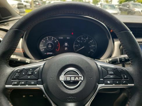 Used 2023 Nissan Kicks SR w/ SR Premium Package FWD image 23