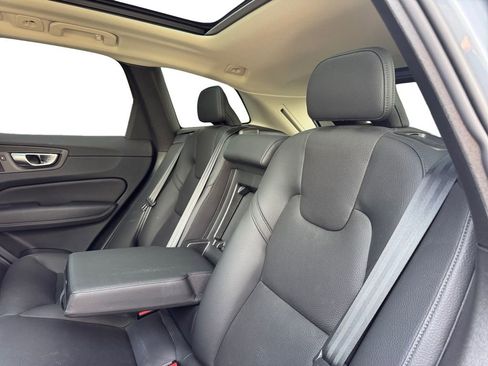 Certified 2024 Volvo XC60 B5 Plus w/ Protection Package Premier AWD/4WD image 24
