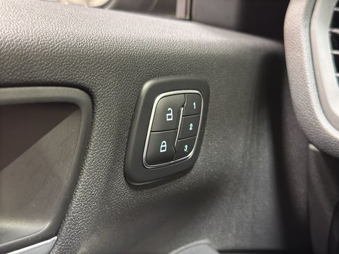 Used 2025 Ford Escape Platinum image 33