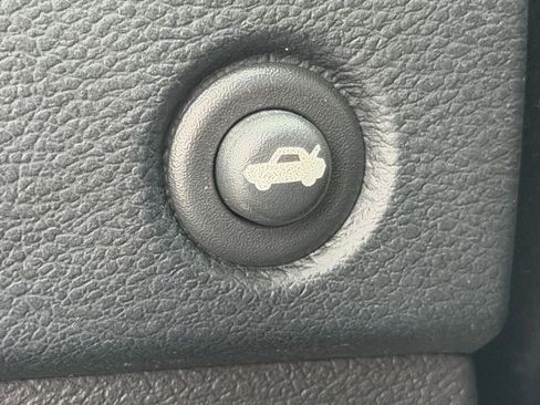 Used 2014 Chrysler 200 Touring FWD image 19
