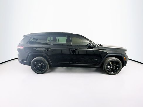 Used 2023 Jeep Grand Cherokee L Laredo image 10