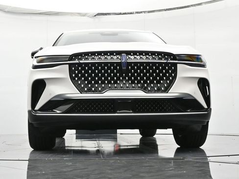 New 2026 Lincoln Nautilus Premier image 50