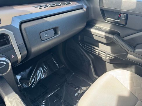 Used 2024 Toyota Tacoma SR5 AWD/4WD image 21